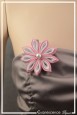 pince-a-cheveux-litchi-couleur-rose-clair-et-blanc-en-broche