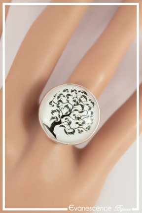 bague-reglable-cabochon-arbre-de-vie-couleur-blanc-et-noir-portee-zoom