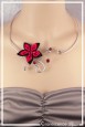 collier-en-aluminium-margot-couleur-argent-rouge-et-noir-porte