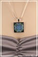 pendentif-cabochon-genzo-couleur-turquoise-et-bleu-zoom-porte