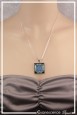 pendentif-cabochon-genzo-couleur-turquoise-et-bleu-porte