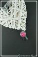 bague-reglable-plume-couleur-fuchsia-mini-diamants-sur-fond-noir