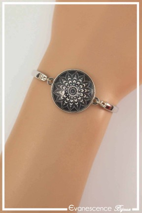 bracelet-cabochon-mandala-m2-couleur-noir-et-blanc-porte
