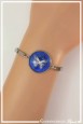 bracelet-cabochon-papillon-couleur-bleu-nuit-porte
