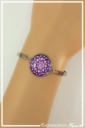 bracelet-cabochon-mandala-couleur-violet-et-blanc-porte