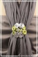 pince-a-foulard-en-aluminium-caprice-couleur-argent-et-vert-pomme-portee