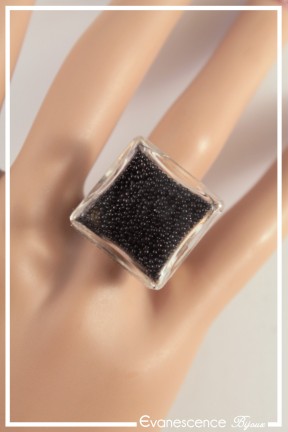 bague-reglable-sirona-couleur-noir-microbilles-portee-zoom