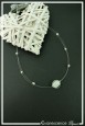 collier-en-fil-cable-gisele-couleur-blanc-et-argent-sur-fond-noir