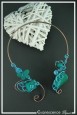 collier-en-aluminium-manou-couleur-chocolat-et-turquoise-sur-fond-noir