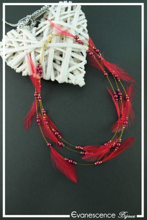 collier-en-fil-cable-pyrolis-couleur-rouge-sur-fond-noir