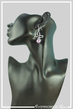 boucles-d-oreilles-cracotte-couleur-argent-et-mauve-portees