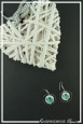 boucles-d-oreilles-fiona-couleur-blanc-et-vert-sur-fond-noir