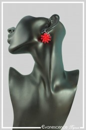 boucles-d-oreilles-ghana-couleur-rouge-portees