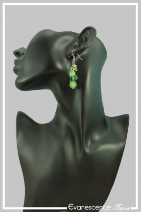 boucles-d-oreilles-foxi-couleur-vert-portees