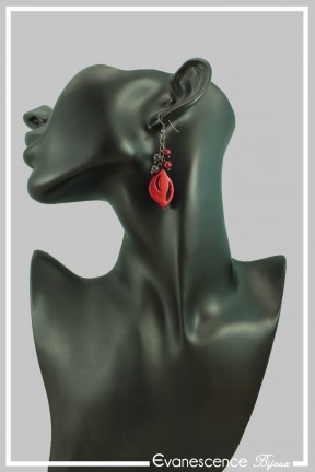 boucles-d-oreilles-gina-couleur-noir-et-rouge-portees