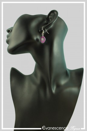 boucles-d-oreilles-papillon-couleur-violet-portees