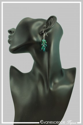 boucles-d-oreilles-capucine-couleur-vert-emeraude-portees