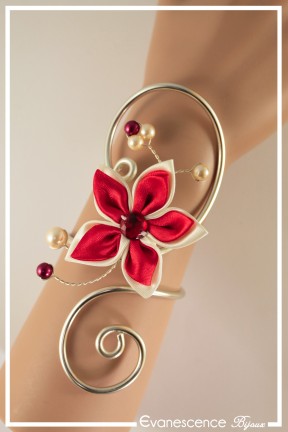 bracelet-margot-couleur-ivoire-et-rouge-porte