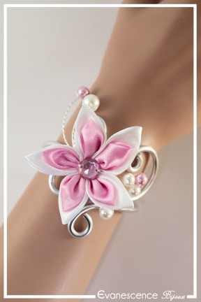 bracelet-orpin-couleur-blanc-et-rose-porte