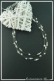 collier-en-fil-cable-louna-couleur-blanc-sur-fond-noir