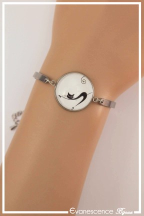 bracelet-chat-qui-s-etire-modele-2-couleur-blanc-et-noir-porte