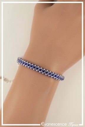 bracelet-suzette-couleur-bleu-et-argent-porte