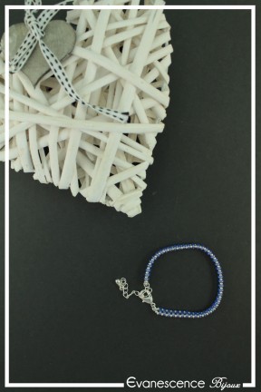 bracelet-suzette-couleur-bleu-et-argent-sur-fond-noir