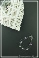 bracelet-louna-couleur-lilas-et-blanc-sur-fond-noir