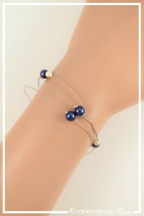 bracelet-louna-couleur-ivoire-et-bleu-roi-porte