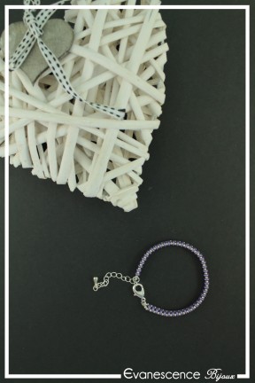 bracelet-suzette-couleur-mauve-et-argent-sur-fond-noir