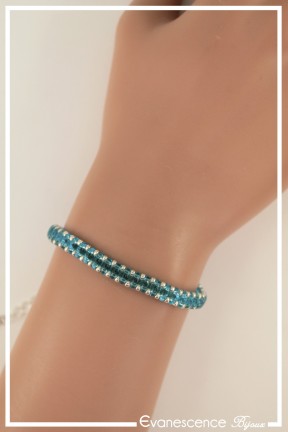 bracelet-suzette-couleur-turquoise-et-argent-porte