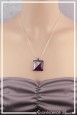 pendentif-bianca-couleur-argent-noir-et-fuchsia-porte