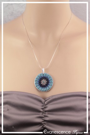 pendentif-gwenn-couleur-turquoise-et-bleu-porte