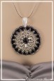 pendentif-megami-couleur-noir-et-argent-porte-zoom