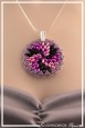 pendentif-proudy-couleur-fuchsia-rose-et-noir-porte-zoom