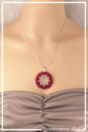 pendentif-coeur-couleur-rouge-et-argent-porte