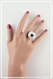 bague-reglable-chat-modele-2-couleur-blanc-et-noir-portee