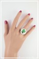 bague-reglable-grenouille-couleur-blanc-et-vert-portee