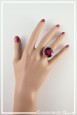 bague-reglable-spirales-couleur-noir-et-rouge-portee