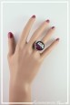 bague-reglable-maman-qui-dechire-couleur-noir-blanc-et-fuchsia-portee