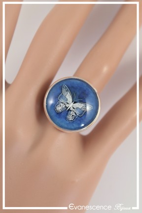 bague-reglable-papillon-couleur-bleu-nuit-portee-zoom