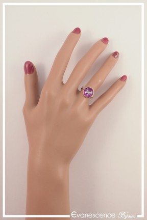 bague-reglable-enfant-papillon-couleur-violet-portee