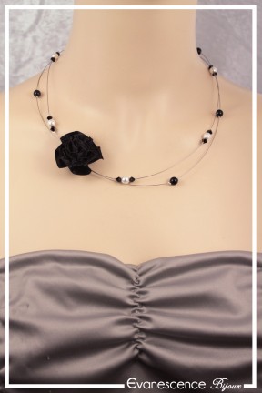 collier-en-fil-cable-fifa-couleur-noir-et-blanc-porte