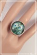 bague-reglable-plume-de-paon-couleur-vert-et-bleu-portee-zoom