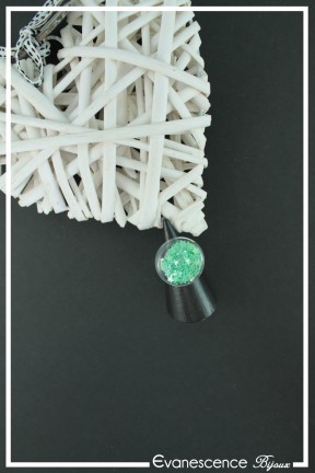 bague-reglable-plume-couleur-vert-etoiles-fond-noir