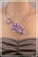 collier-tanga-couleur-blanc-et-mauve-porte