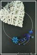 collier-cali-couleur-bleu-et-argent-fond-noir