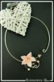 collier-margot-couleur-champagne-et-peche-fond-noir