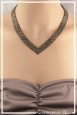 collier-aurore-couleur-gris-irise-porte