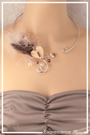 collier-lila-couleur-blanc-ivoire-et-chocolat-porte